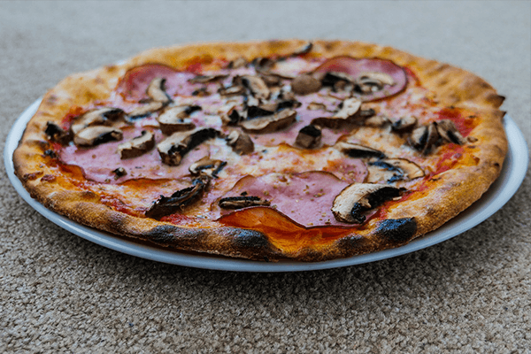 Pizza Prosciutto Funghi